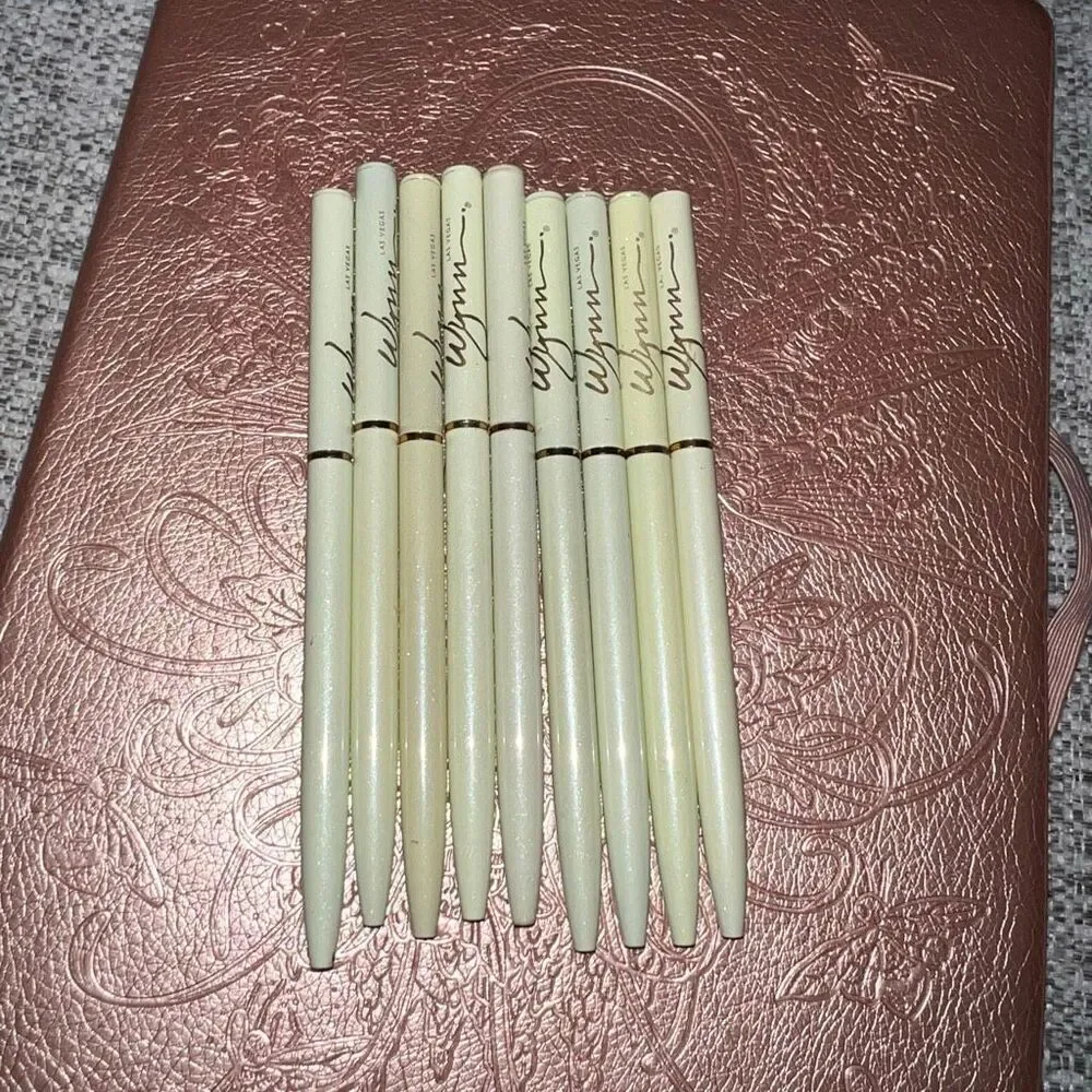 Wynn Las Vegas hotel bundle of 10 souvenir twist-top slim , mint pearlized